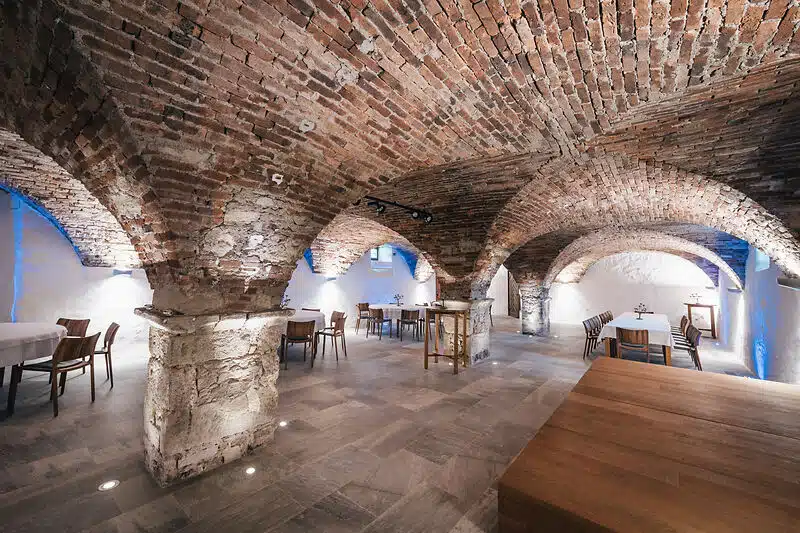 Dveri Pax Weingut c Stefan Leitner Gesaeuse